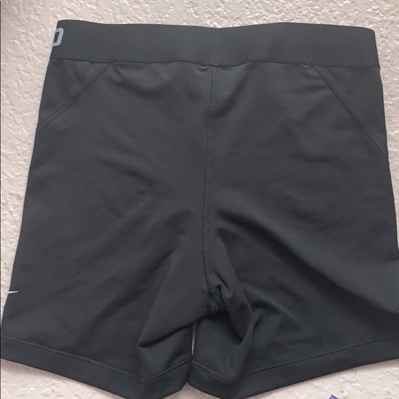 nike pro shorts 5 in (black) - Picture 2 of 2